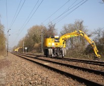 Débroussailleuse rail-route 