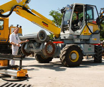 Image Pelle Rzil Route Mezi M 585 RR pour la société EVL